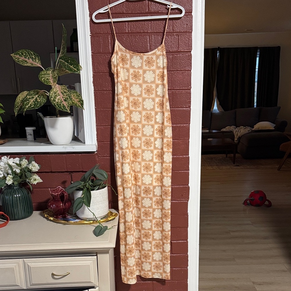 Le Lis Tan And White Patchwork Patterned Mesh Bod… - image 1